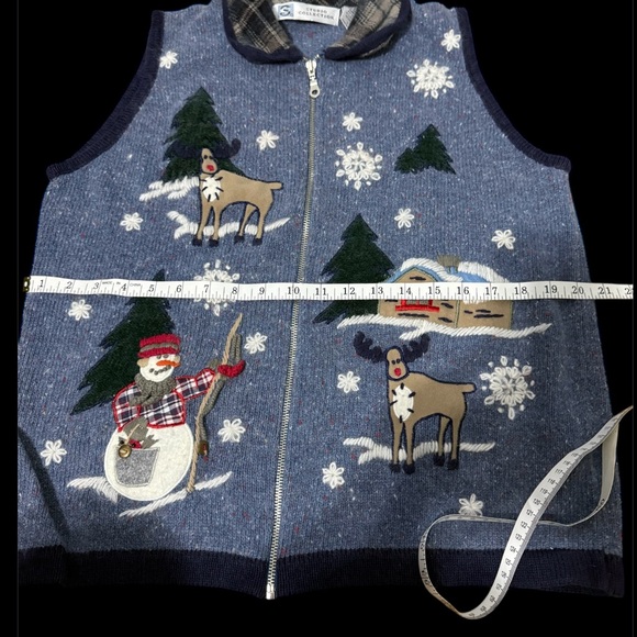 Studio Collection Women Christmas Vest Size L with Christmas design - Picture 7 of 15